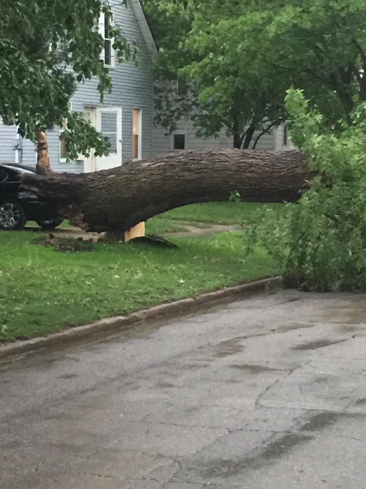 8th St SE, Mason City